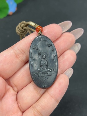 H41938652 和田玉挂件 悟道 货品总重约[含绳]18.5g