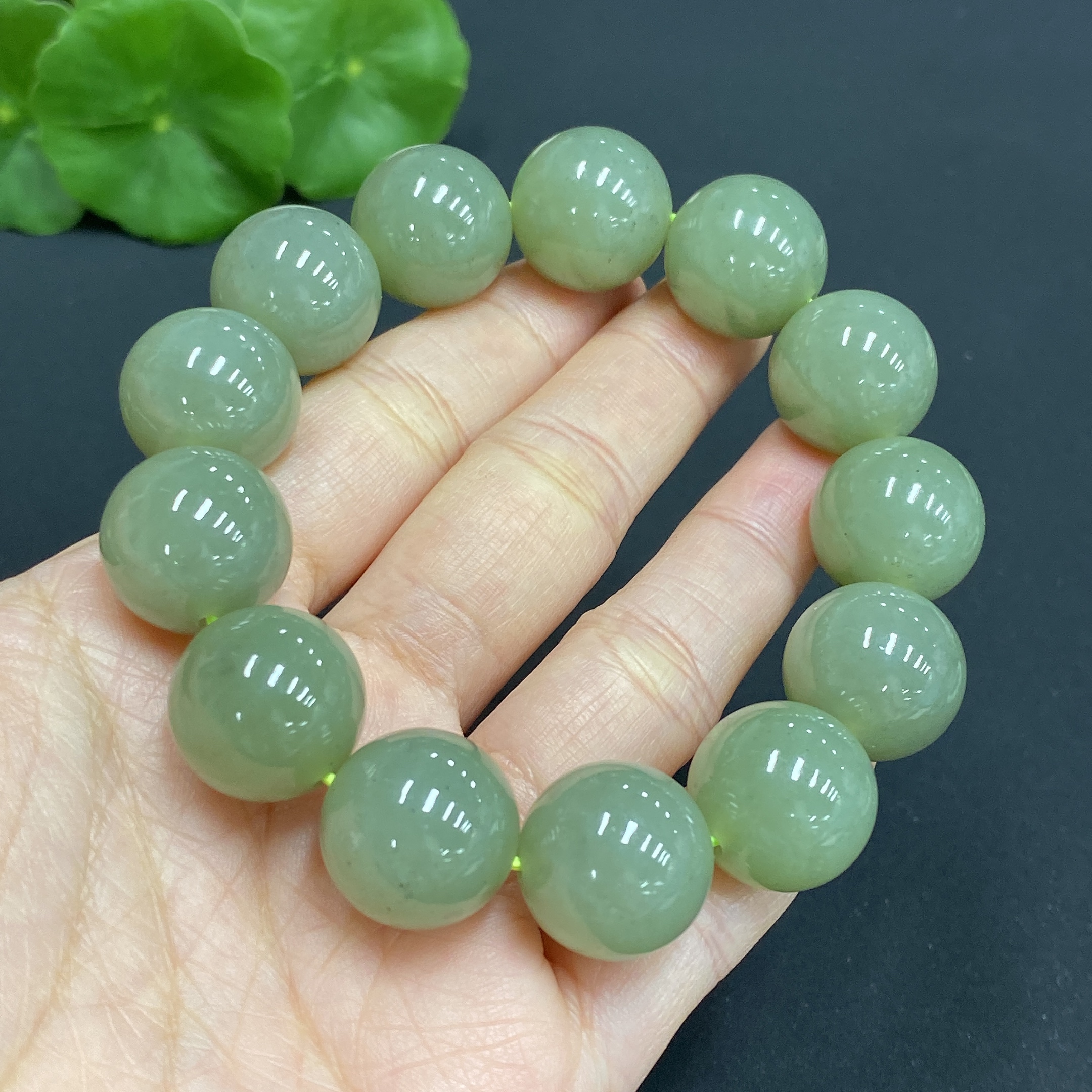 H28188300 Hetian Jade Bracelet   Approx. 15.6mm    Total Weight Approx. 80g