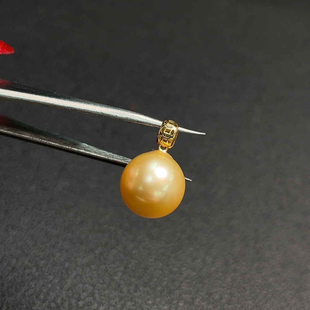 C26991645 Seawater Pearl Pendant Set in 18K Gold, Approx. 11.6mm, Total Weight About 2.51g, Color Origin Undetermined