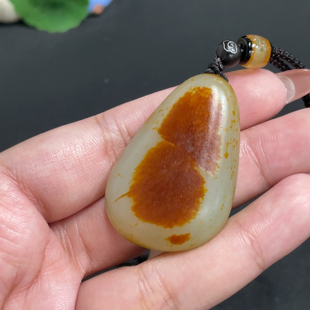 H34054688 Hetian Jade Pendant