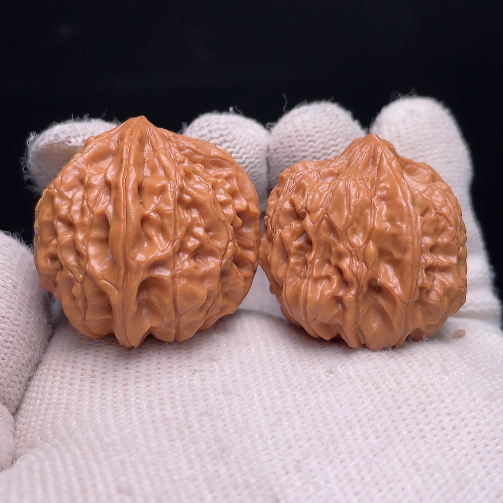 W25842043 Three-edged Walnut, total weight about 22.8g, size about 31.8mm