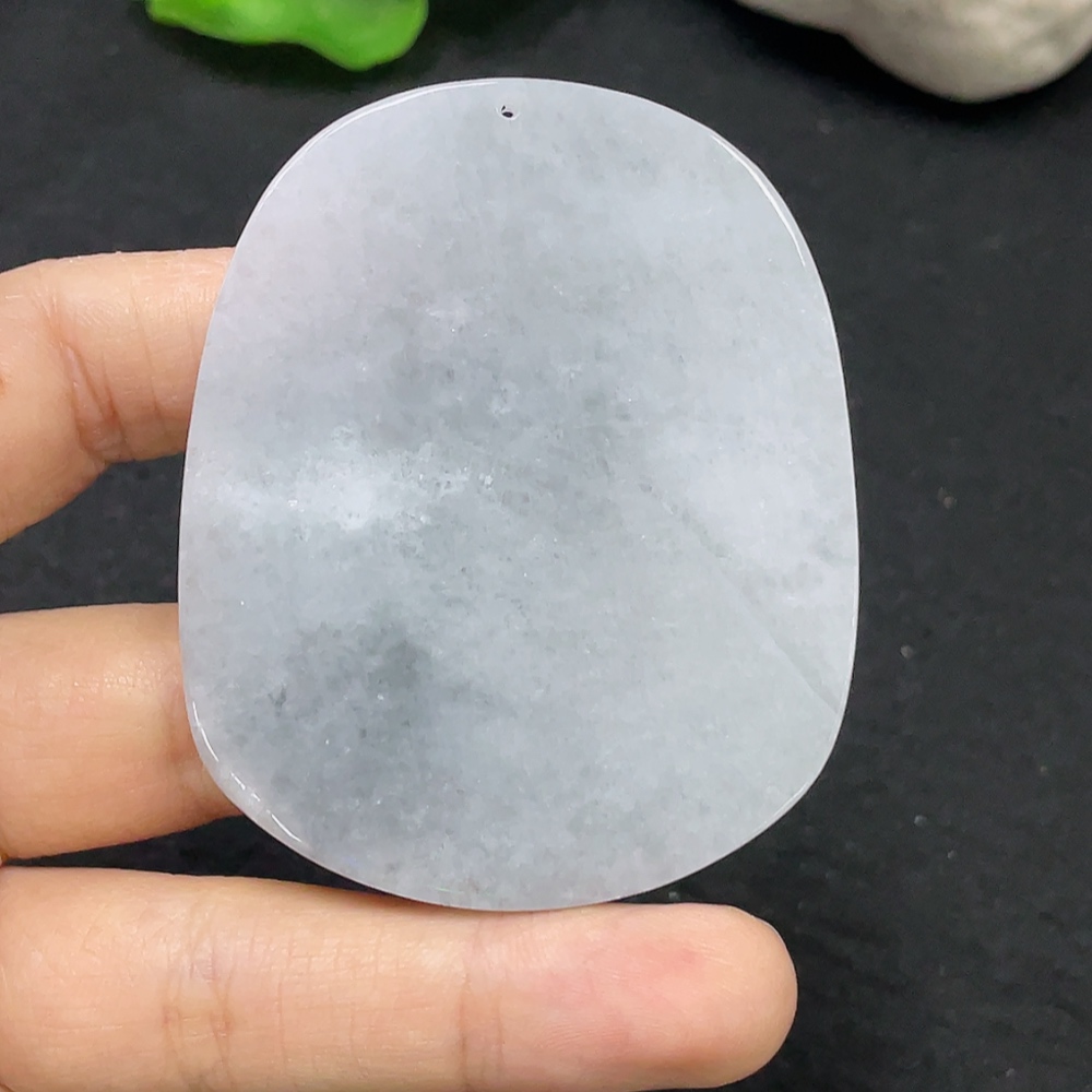 F31636927 Jadeitependant with a total weight of approximately 35.63g