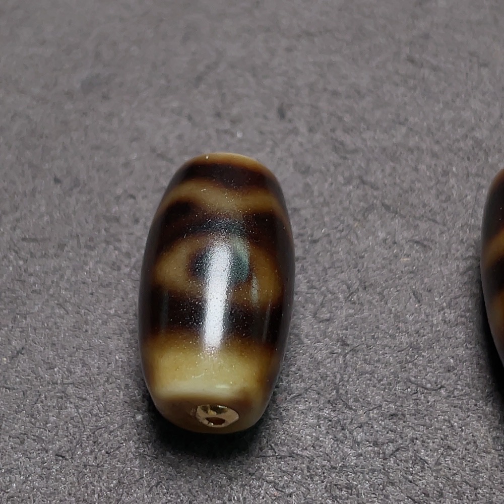 W33843636 Dzi Bead Pendant 50% Gold Content Total Weight Approx. 7.3g Sell as a Lot
