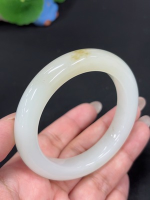 H43141730 和田玉正圈手镯 圈口52.9 货品总重约58.2g