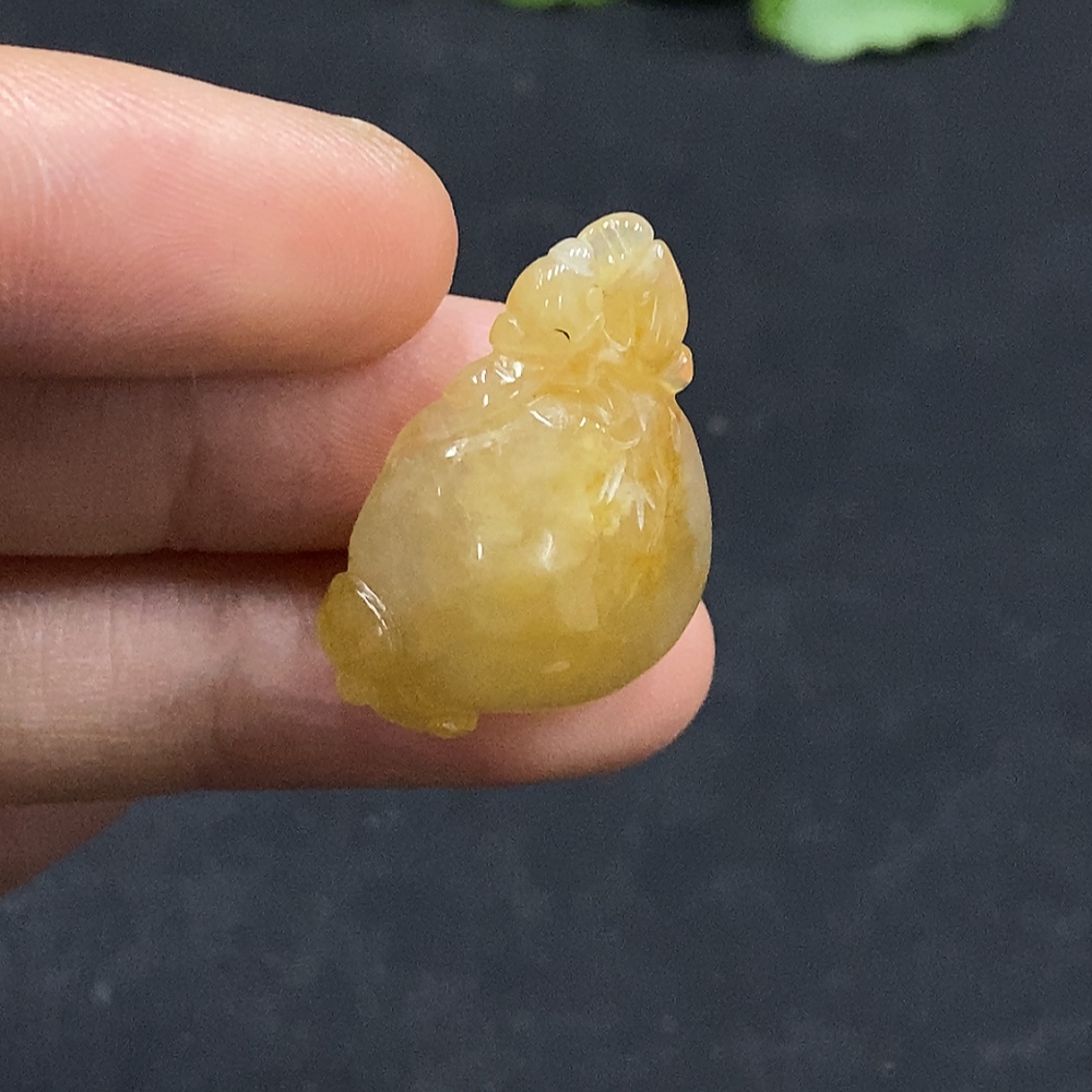 F30498520 Jadeite Pendant, Color Origin Undetermined, Total Weight Approx. 5.85g