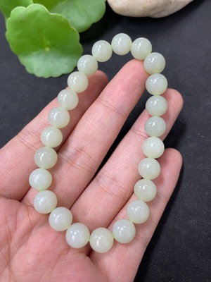 H41945441 和田玉手串  卡8mm左右  货品总重约18.3g