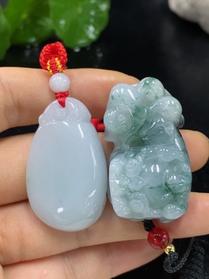 F29334066 Emerald Pendants Bulk Sale