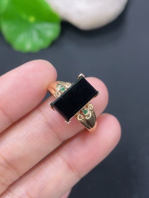 F46551916 翡翠镶嵌戒指 18k 圈口14 货品总约重3g