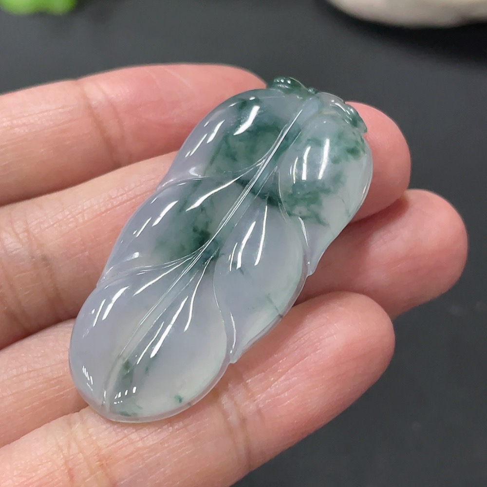F24772857 Jadeite Leaf Pendant, Approx. 7.95g