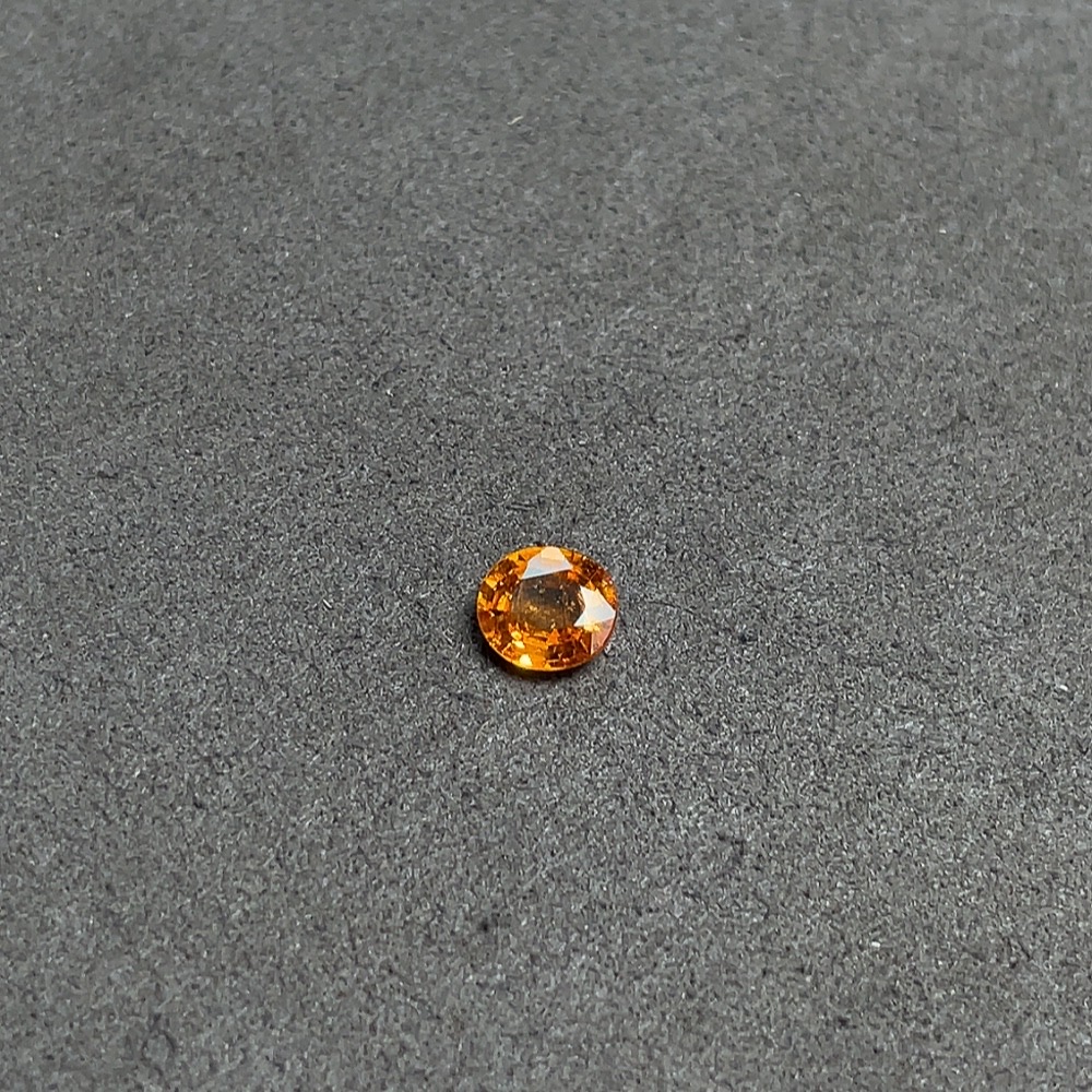 C32744941 Garnet loose stone, total weight about 1.055 carats