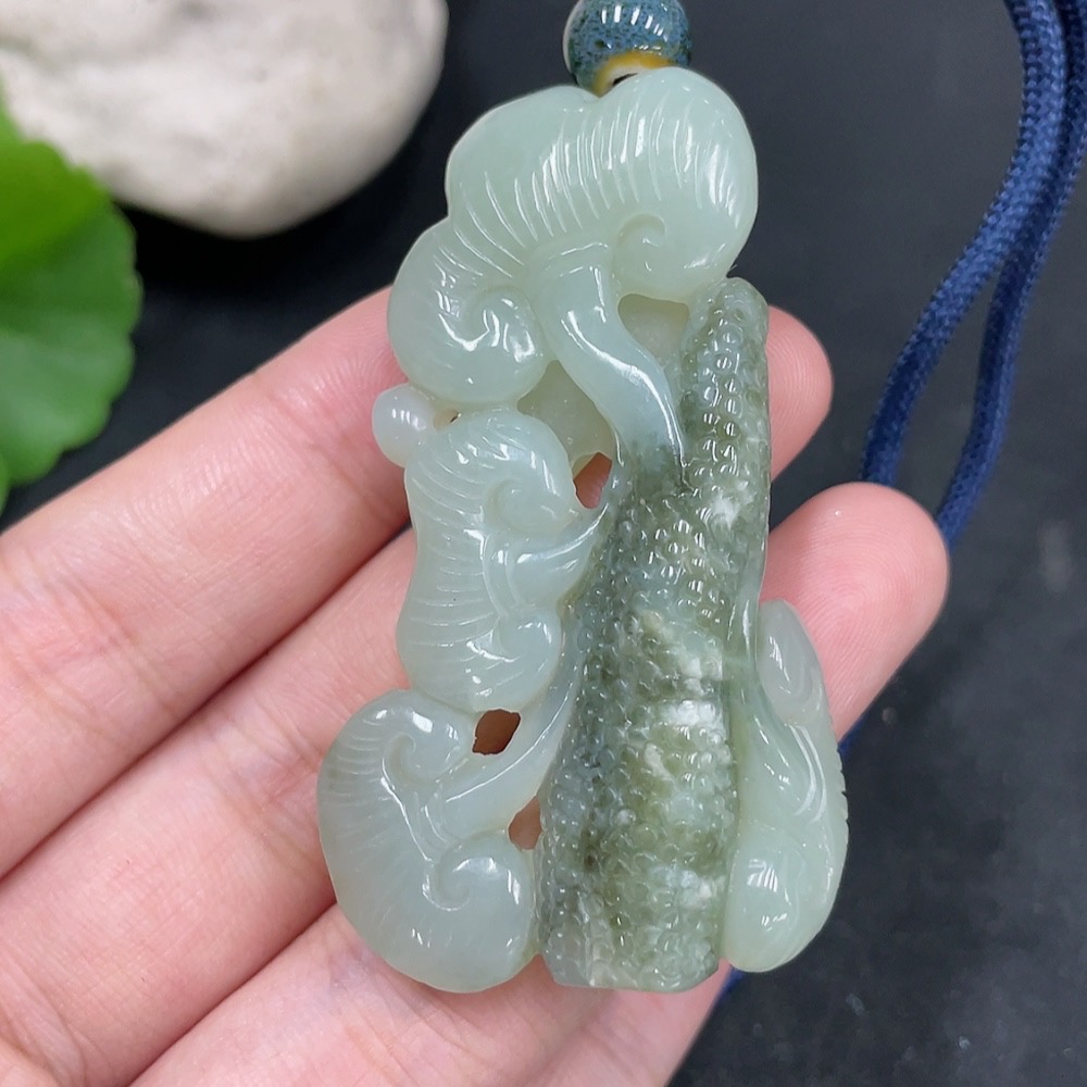 H31636539 Hetian Jade Pendant Ruyi