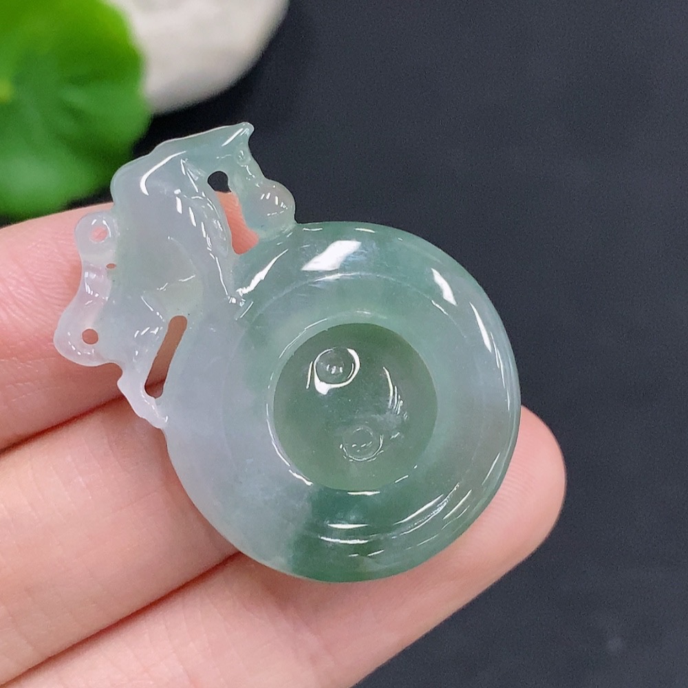 F33876858 Jadeite Reversal of Fortune Pendant