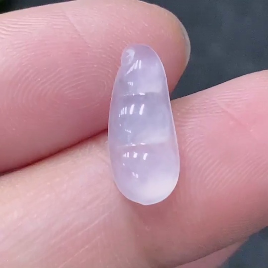 F33942383 Jadeite inlaid lucky bean, total weight about 0.4g