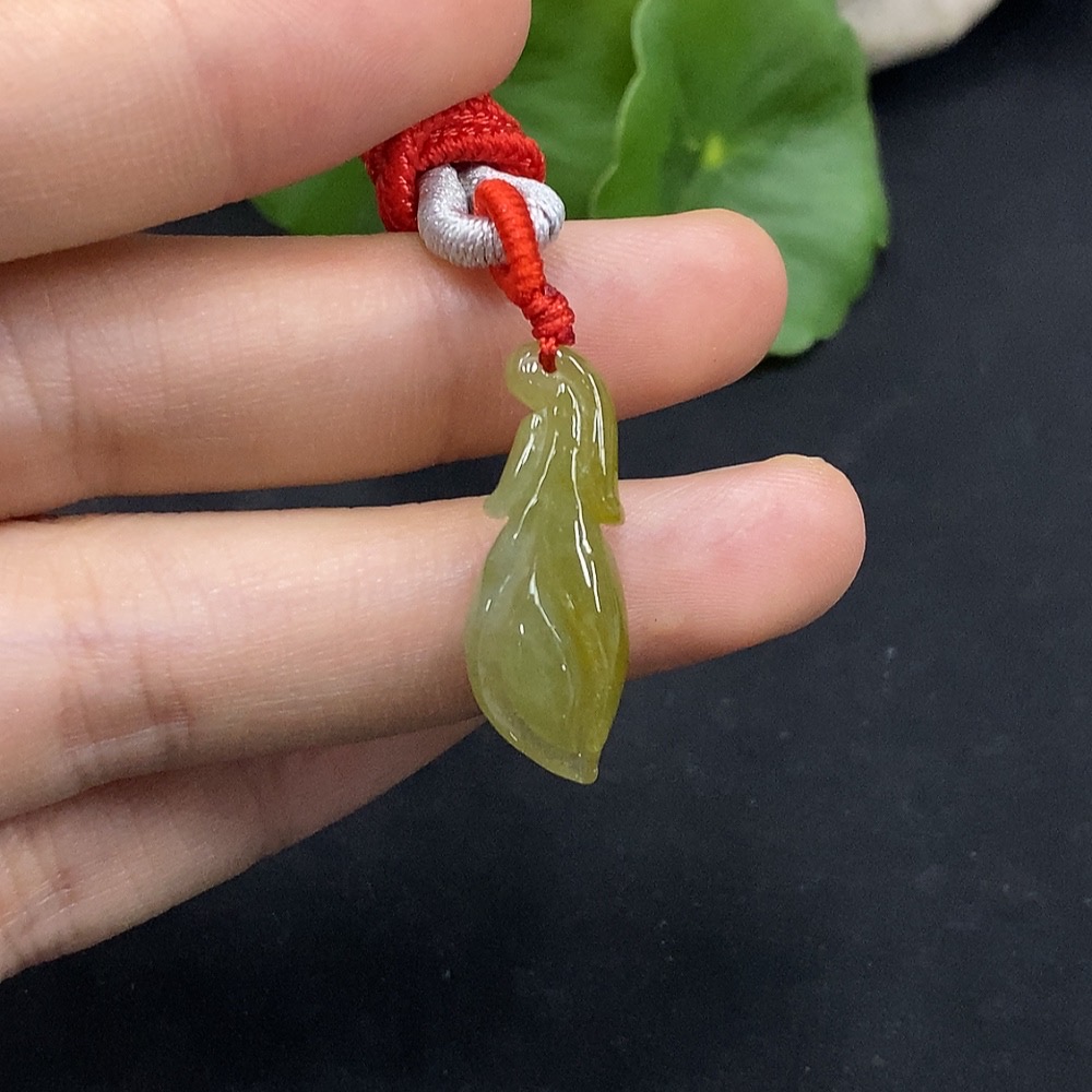 F29346355 Jadeite Magnolia Pendant Total Weight Approximately 4.6g