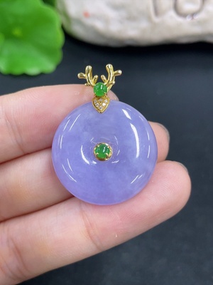 F46516103 翡翠挂件    平安扣      货品总重约8.06g  绿珠非A 18k 配镶钻石