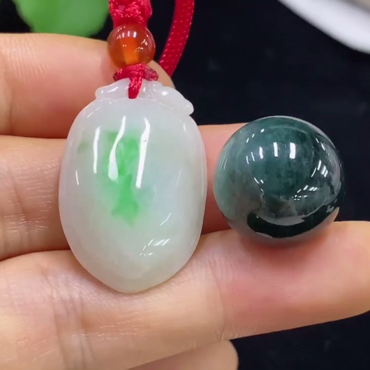 F35134322 Jadeite Blessed Melon/Round Beads Sell as a Lot