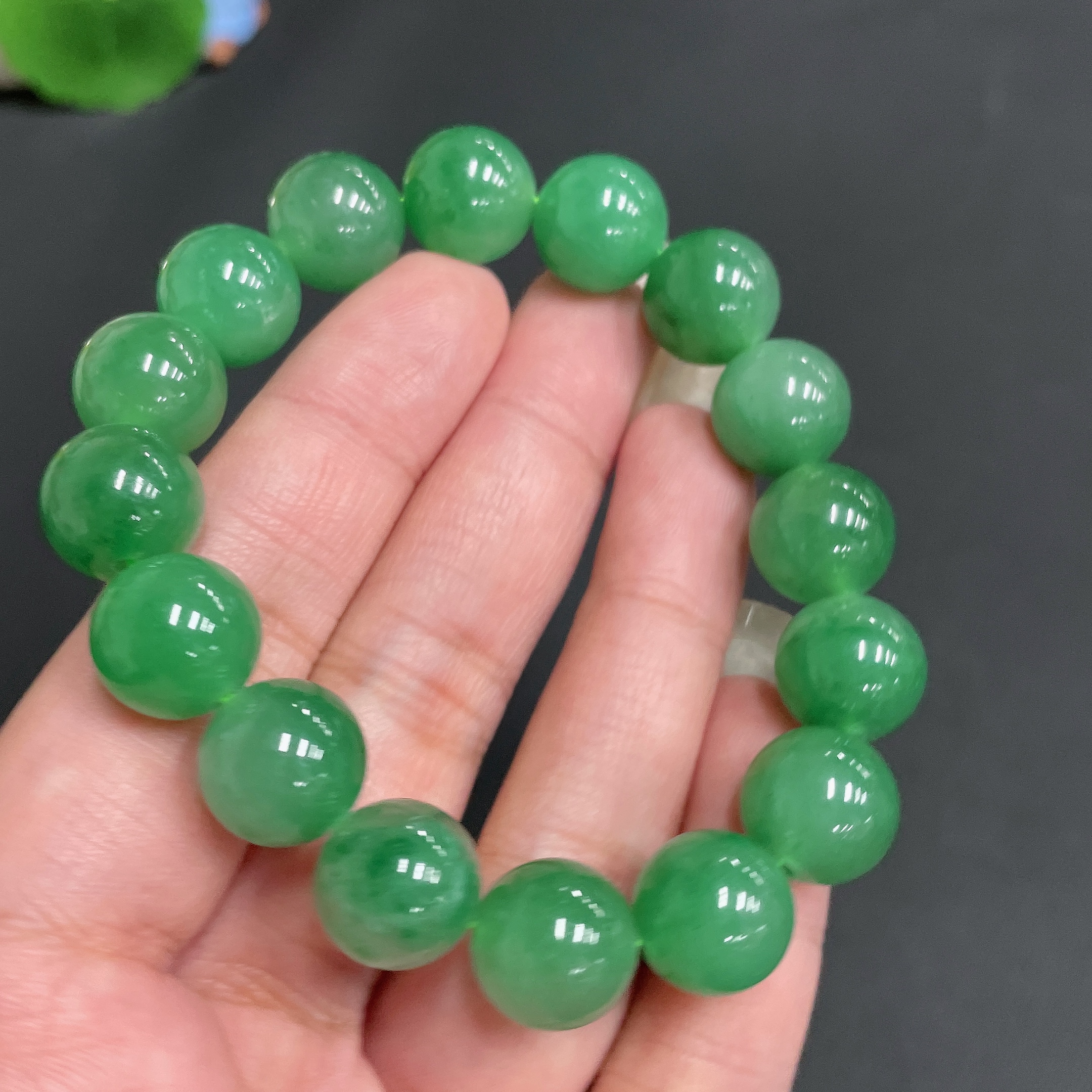 H23609491 Dulong Jade Bracelet, approx. 12mm beads, total weight about 40.7g