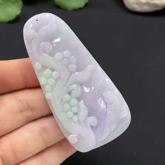 F15636775 Jadeite Flower and Bird Pendant, Total Weight 36.272g