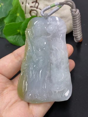 F46557078 翡翠虚空藏菩萨挂件 货品含绳总重约65克