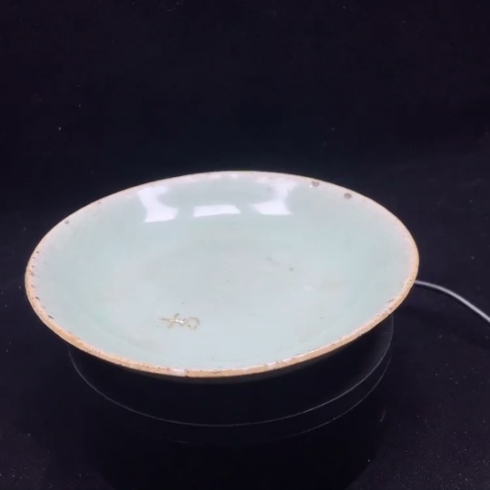 W33937329 Porcelain, Perfect Condition, Mid-Qing Dynasty Pea-Green Glazed Plate, Size as per Actual Item