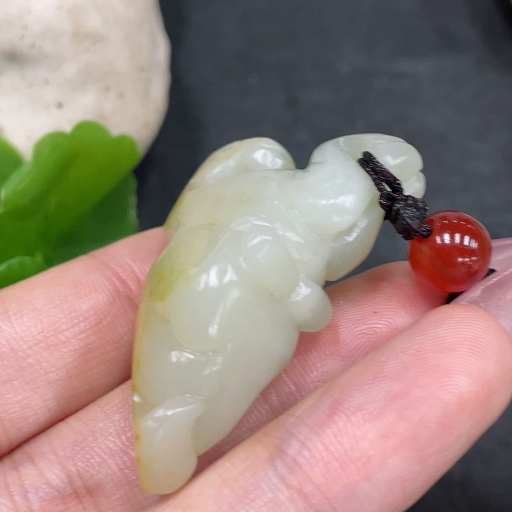H33898008 'Hetian Jade Pendant - Success at Once - Undetermined Skin Color Origin - Total Weight (Including String): 20.9g'