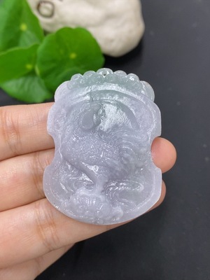 F46616014 翡翠毛货生肖鸡挂件 货品总重量约24.2克