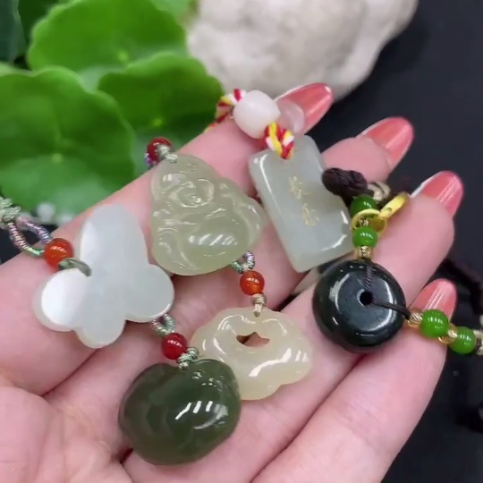 H34063097 Hetian Jade Pendant