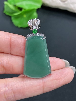 F41848119 翡翠无事牌镶嵌吊坠 非金镶 货品总重约7.2g