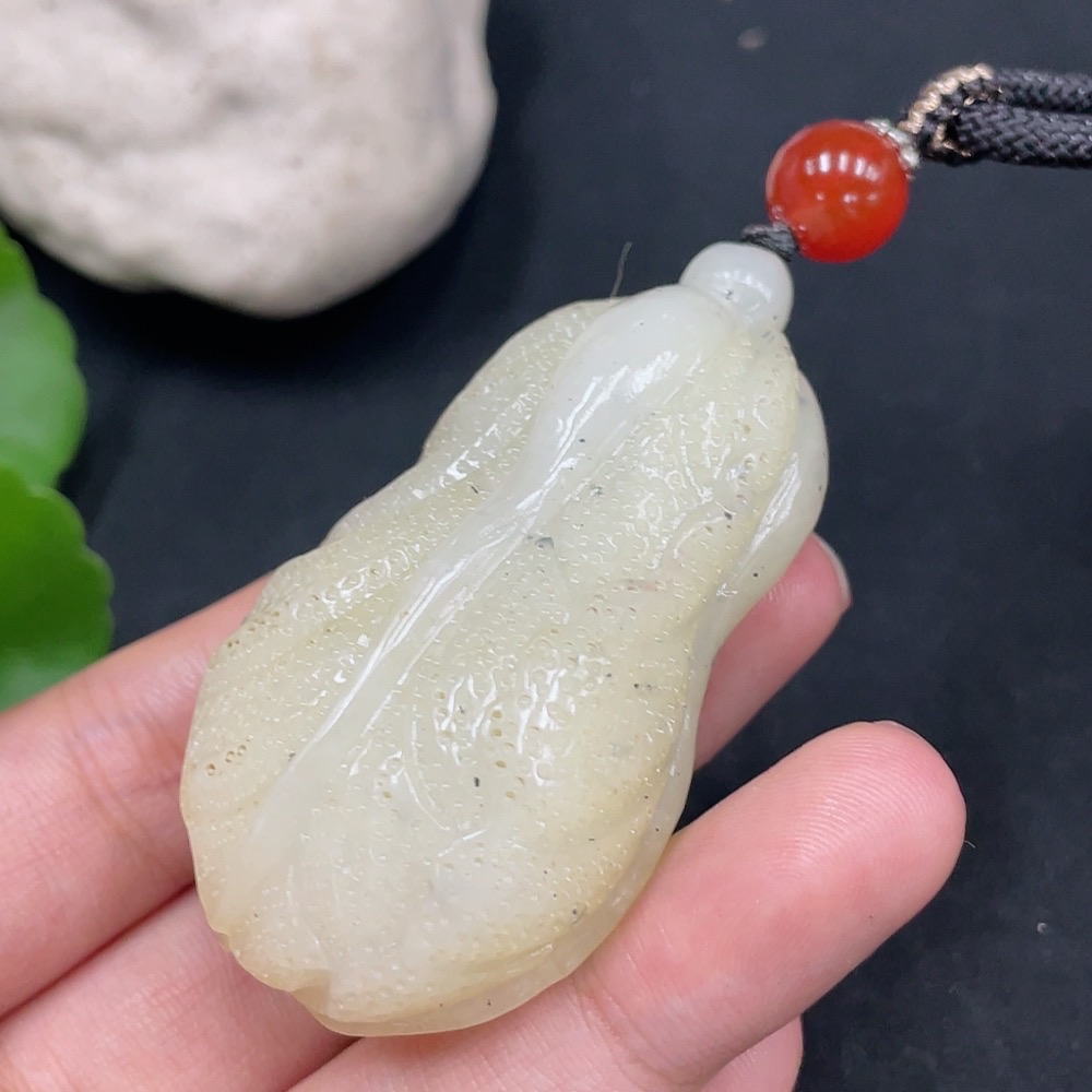H30537787 Hetian Jade Pendant  Chinese Cabbage