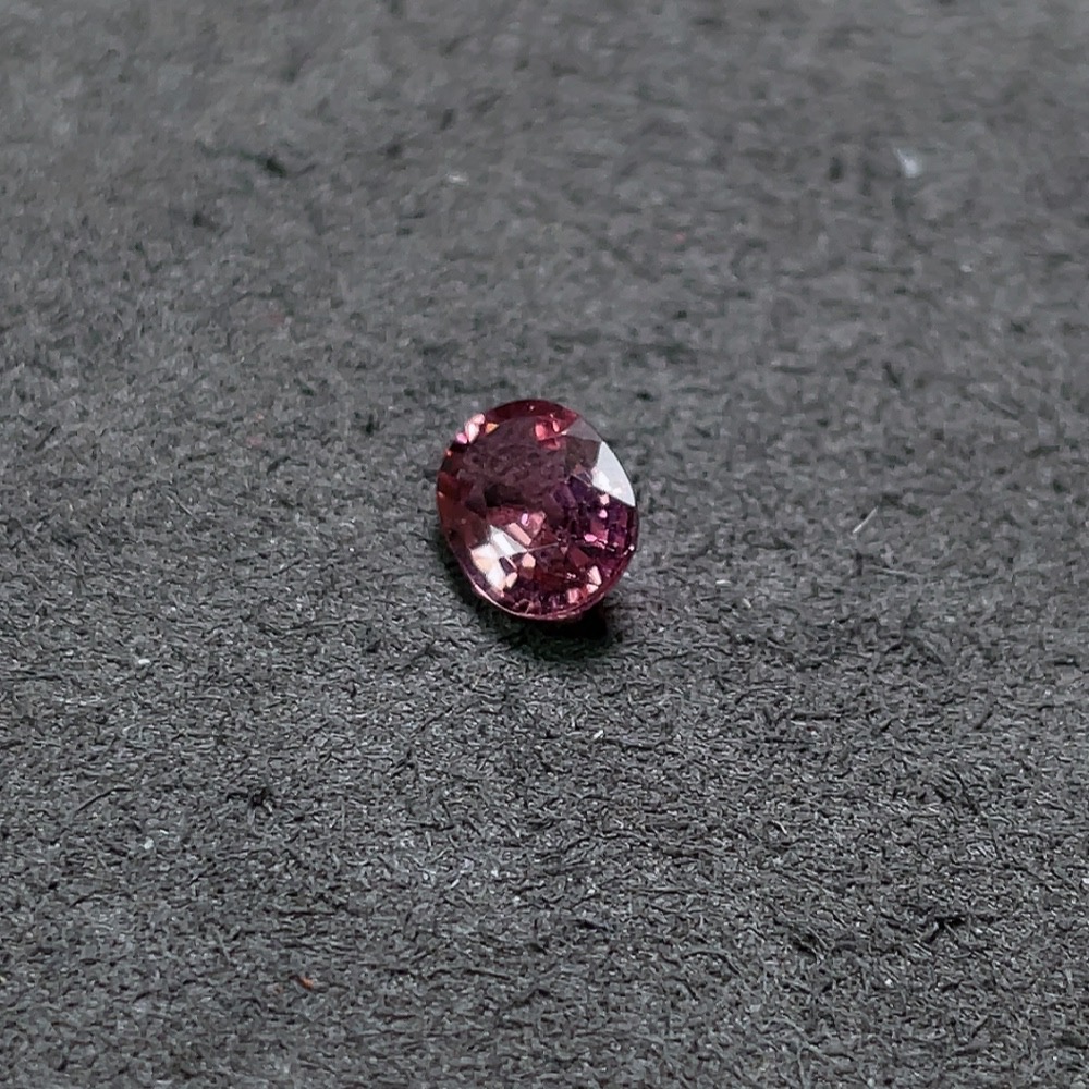 C33855851 Tourmaline Rough Stone Total Weight Approx.1.080ct