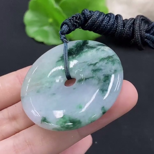 F34995890 Jadeite Peace Knot Pendant, Total Weight Approximately 25g