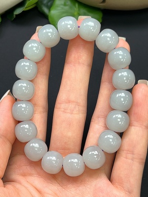H46529179 和田玉手串 卡12mm 总重约48.33g
