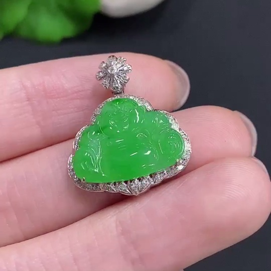 F35124895 Jadeite Buddha Pendant with 18K Gold Setting, Total Weight Approx. 2.7g (Diamond Accented)