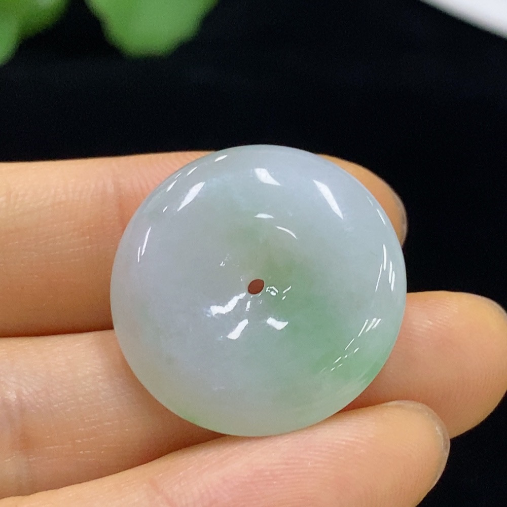 F35095414 Jadeite Peace Knot Pendant Total Weight Approx. 6.88g