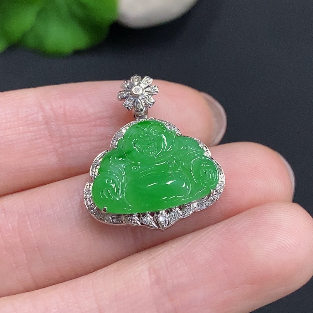 F35124895 Jadeite Buddha Pendant with 18K Gold Setting, Total Weight Approx. 2.7g (Diamond Accented)