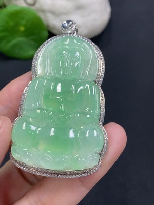 F33883557 Jadeite Guanyin Pendant in 18K Gold with Diamond Accents, Total Weight Approximately 18g