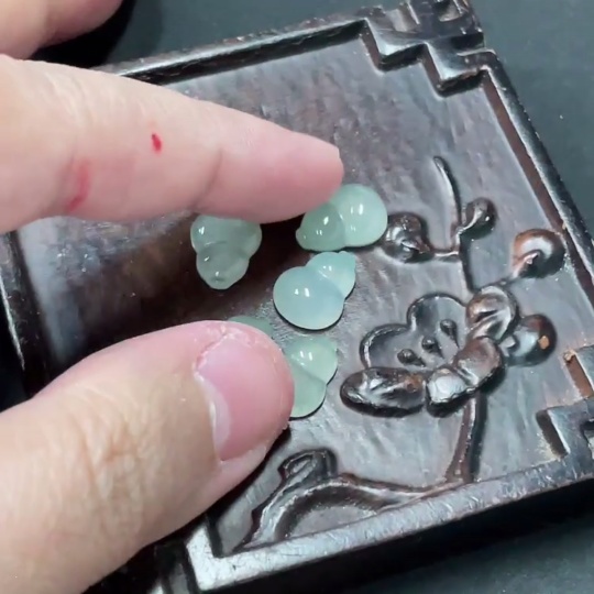 F34058128 Jadeite Gourd Inlay Piece