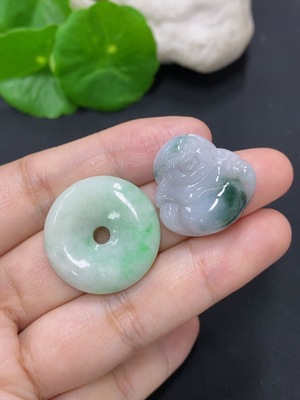 F46615992 翡翠挂件一手走