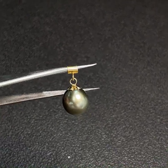 C33920572 Seawater Pearl Pendant Unmarked Surface Gold Content 47% Total Weight Approx. 1.89g Size Approx. 10.3mm