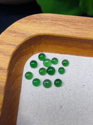 F45335523 翡翠蛋面 一手走 总重约0.31g