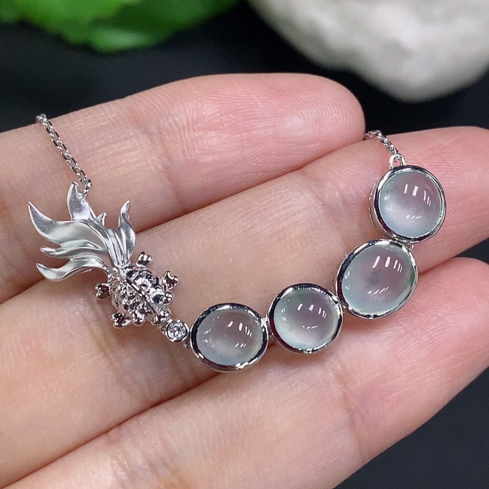 F23690881 Jadeite Cabochon Pendant with 18K Gold Setting, Total Weight Approx. 5.5g