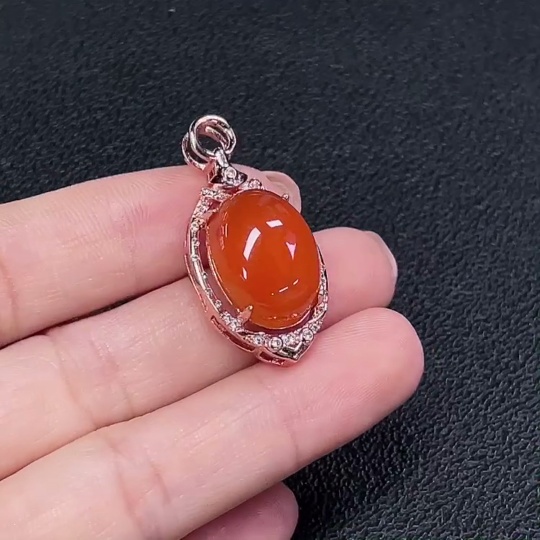 C32718630 Red Agate Pendant Non-Gold Total Weight Approx. 5.94g