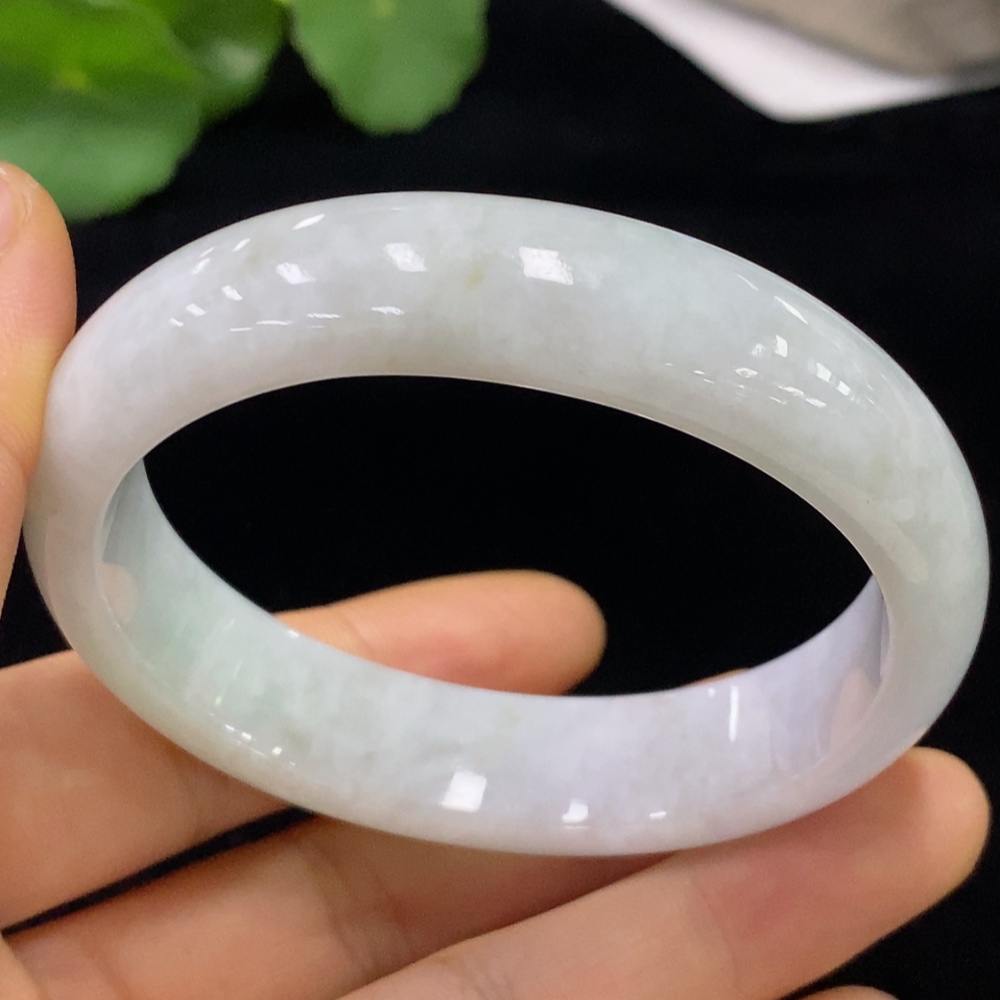 F33912252 Jadeite Imperial Concave Bangle 56.1/49.4 Size Total Weight Approx. 54.15g
