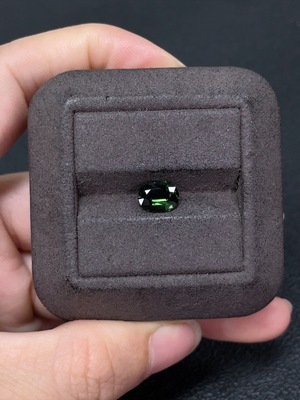 C43153247 蓝宝石裸石  货品总约1.53克拉  颜色成因未定