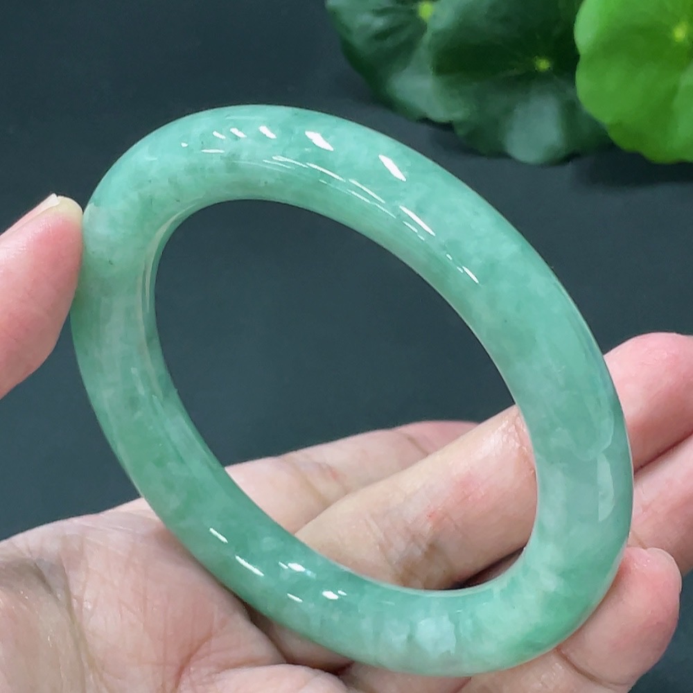 F18956833 JadeiteRound Bangle, Size 54.9, Total Weight 57.378g
