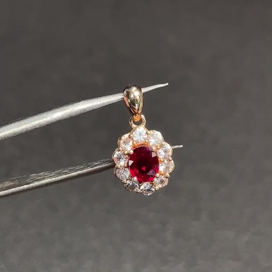 C33889067 18K Ruby Pendant Without Diamond Total Weight Approx. 1.4g