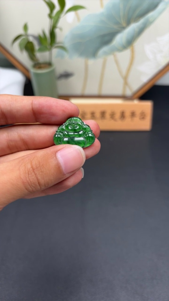 F33875735 Jadeite Inlaid Buddha Pendant, Total Weight Approx. 1.65g