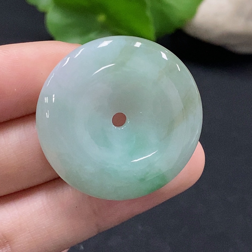 F35115465 Jadeite Peace Knot Pendant Total Weight Approximately 14.85g