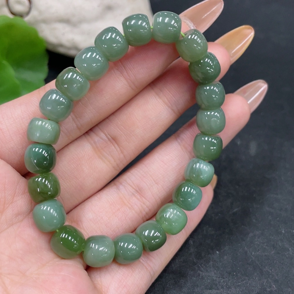 H31671298 Hetian Jade Bracelet  8.2mm approx.  Total Weight Approx. 22.3g