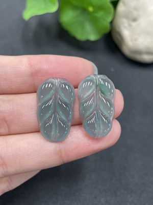 F08848588 Emerald Inlaid Leaf